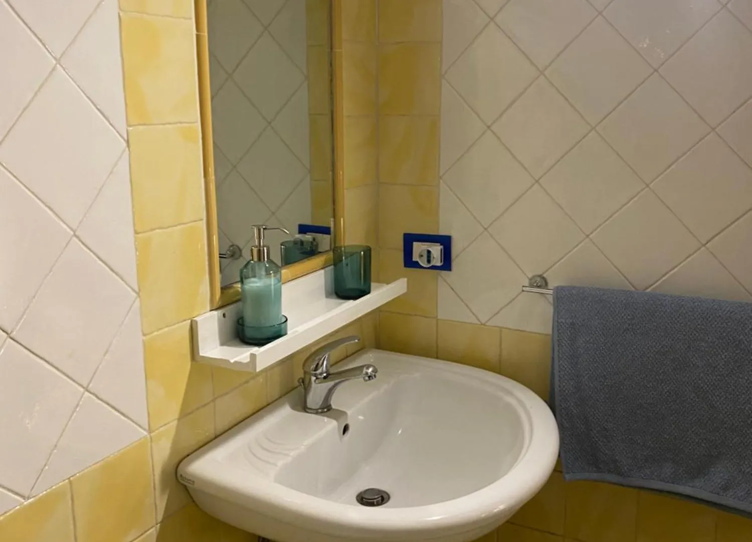 Pausea Downtown Apartment Naples Italy